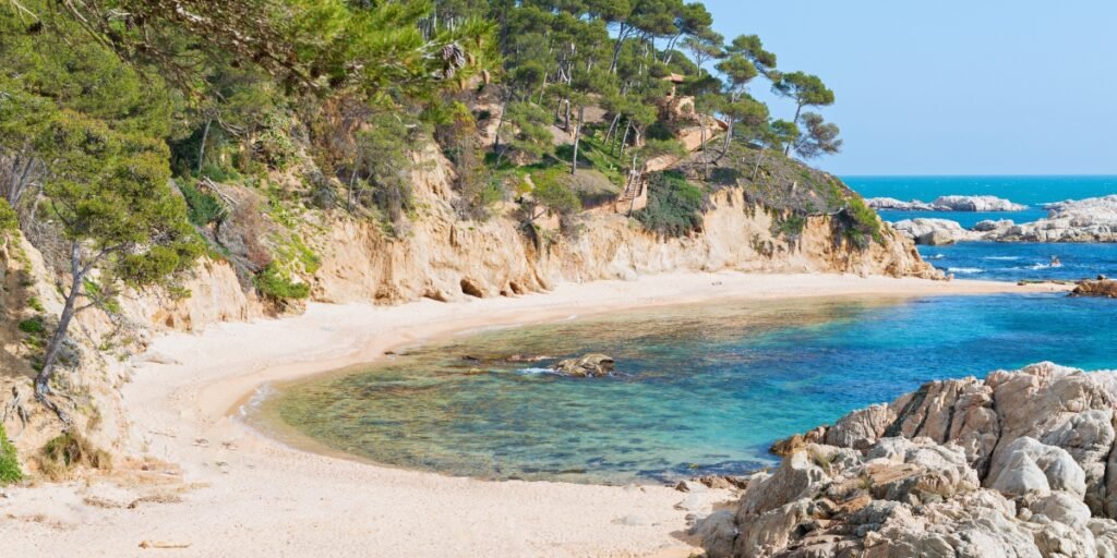 Costa Brava: entre o mar e a montanha