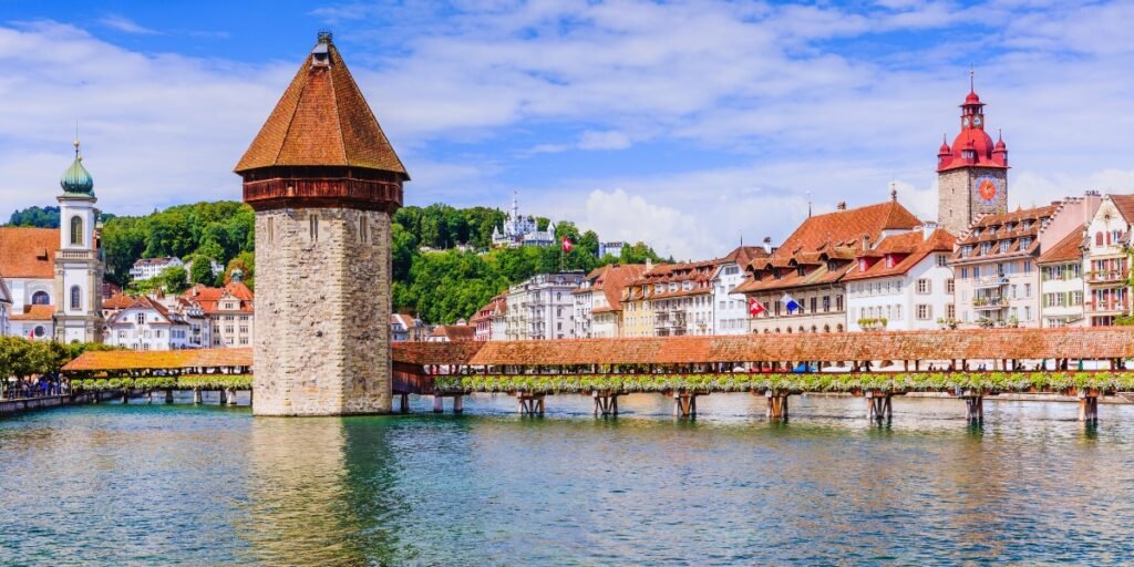 Ponte da Capela e Torre d’Água: símbolos de Lucerna