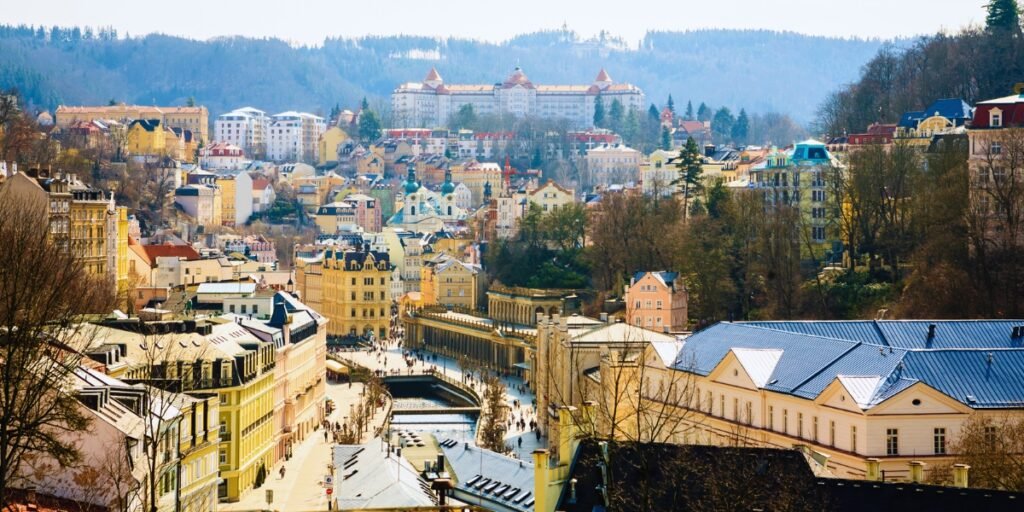 Karlovy Vary: águas termais e sofisticação