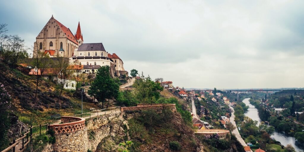 Znojmo: vinhos morávios e muralhas medievais