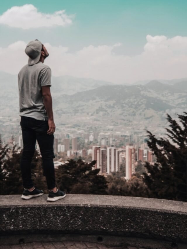 Medellín: cultura vibrante e paisagens incríveis