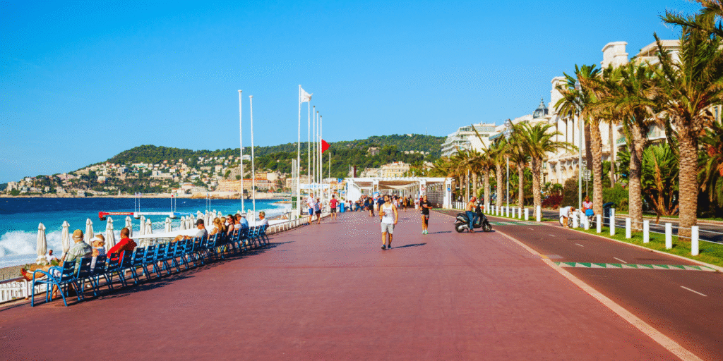 Caminhe pela Promenade des Anglais