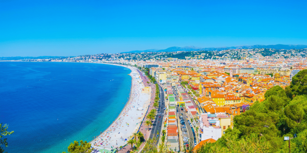 praias e o azul do Mediterrâneo
