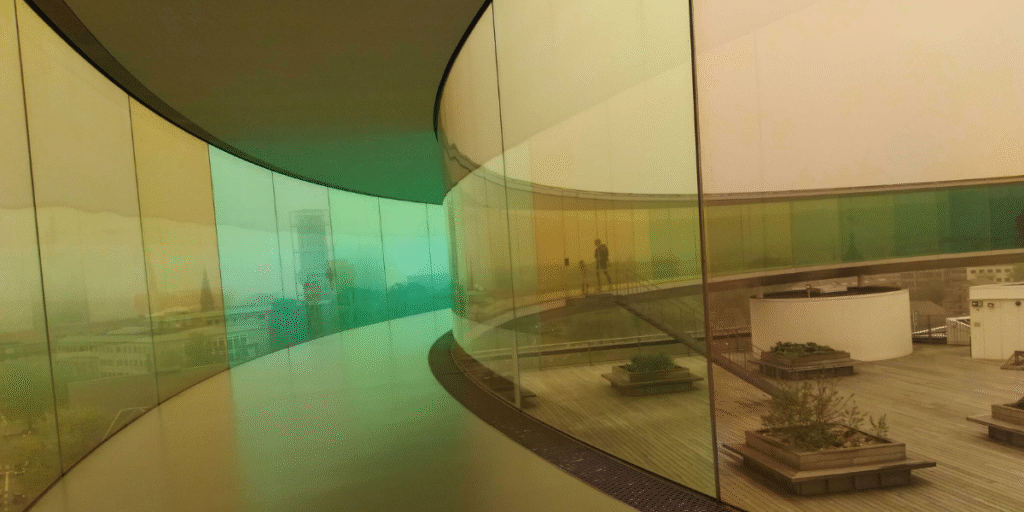 Aros Kunstmuseum e o arco-íris panorâmico