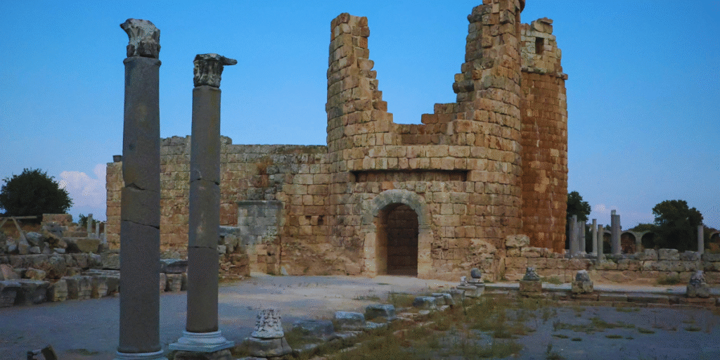  Ruínas de Perge em Atalya