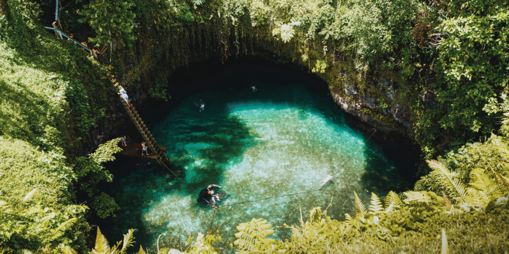 To-Sua Ocean Trench